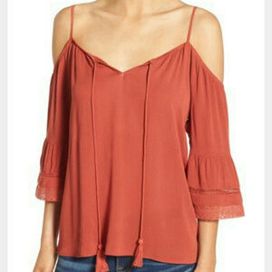 SOCIALITE OFF THE SHOULDER TOP BLOUSE